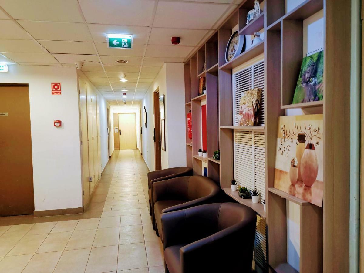 科尔文度假公寓式酒店 布达佩斯 外观 照片